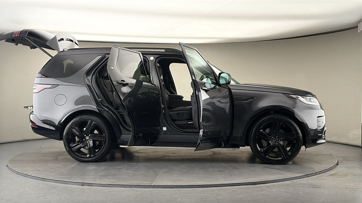 More views of Land Rover Discovery