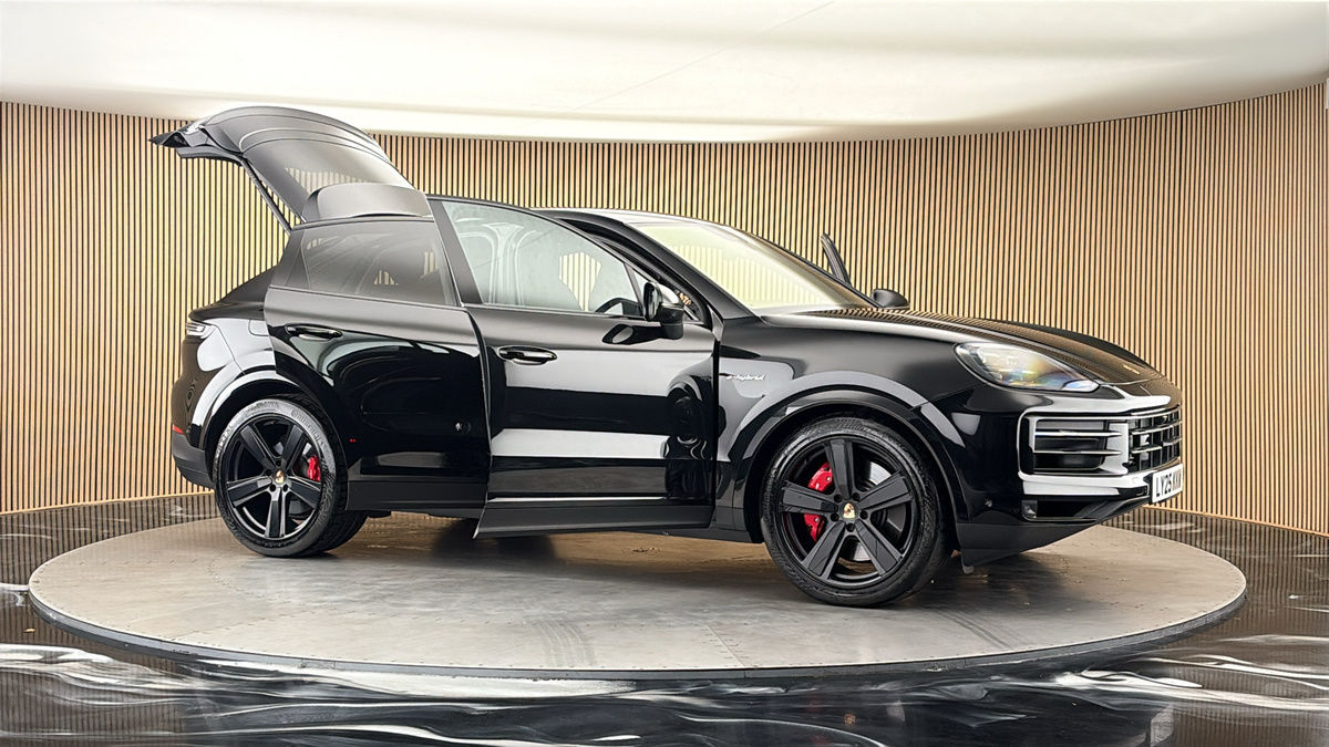 More views of Porsche Cayenne