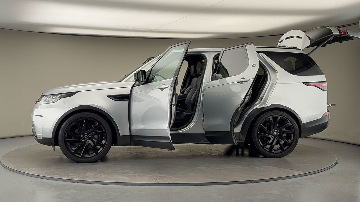 More views of Land Rover Discovery