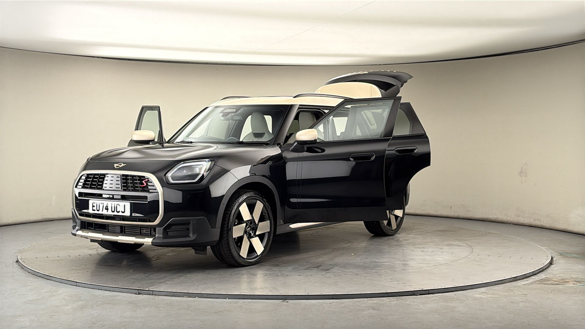 More views of MINI Countryman