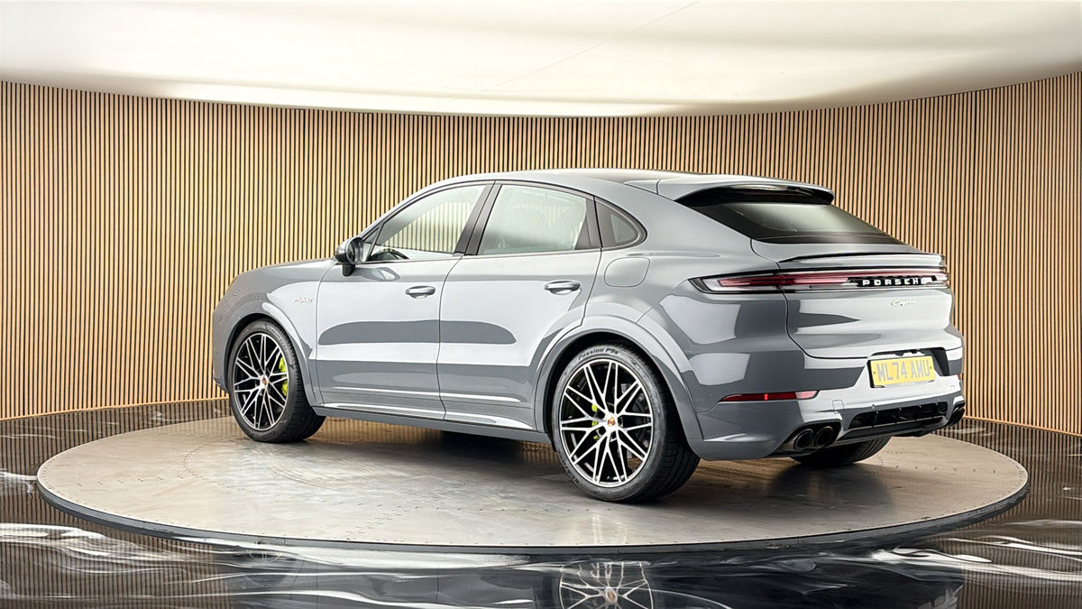 More views of Porsche Cayenne