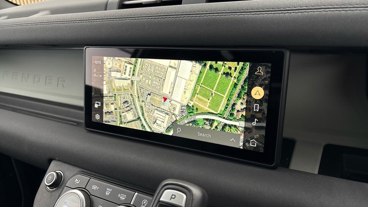 Land Rover Defender 90 Image 17