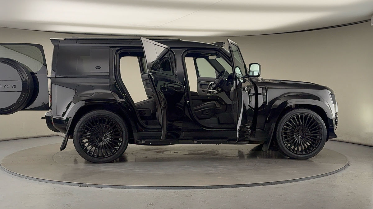 More views of Land Rover Defender 110