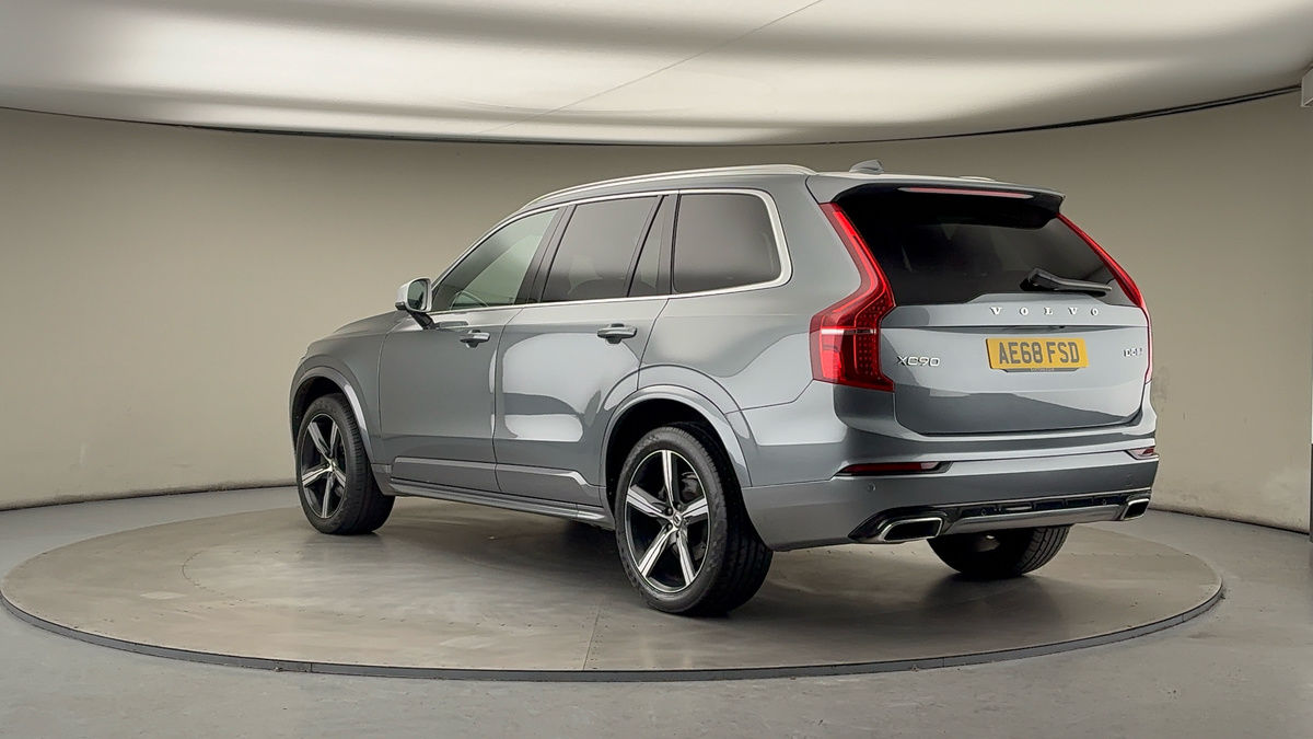 Volvo XC90 Image 2