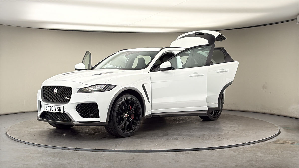 Jaguar F-PACE Image 22