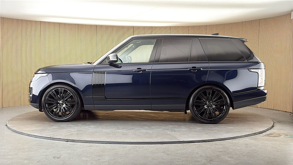 More views of Land Rover Range Rover