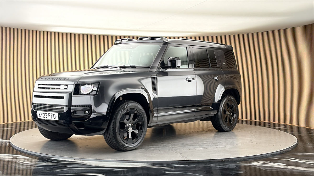 Land Rover Defender 110 Image 20