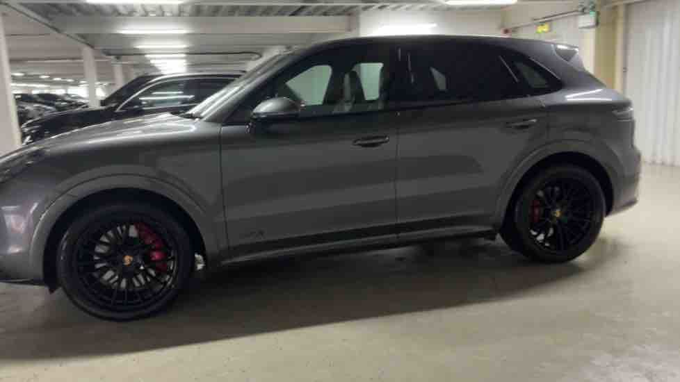 More views of Porsche Cayenne
