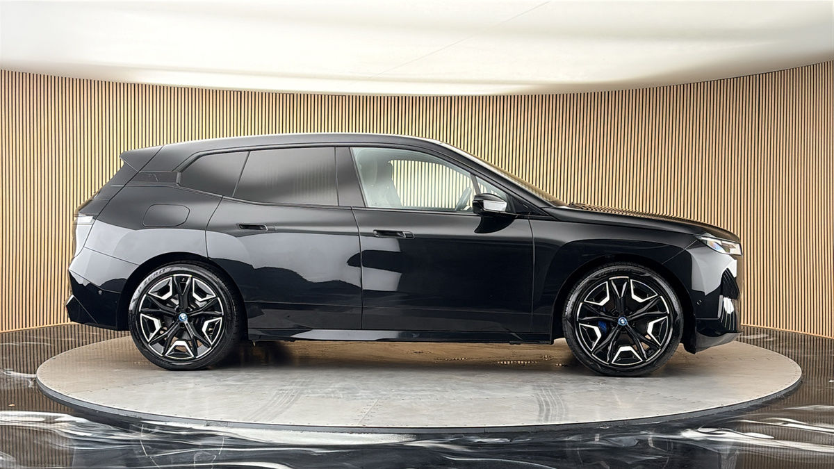 More views of BMW iX