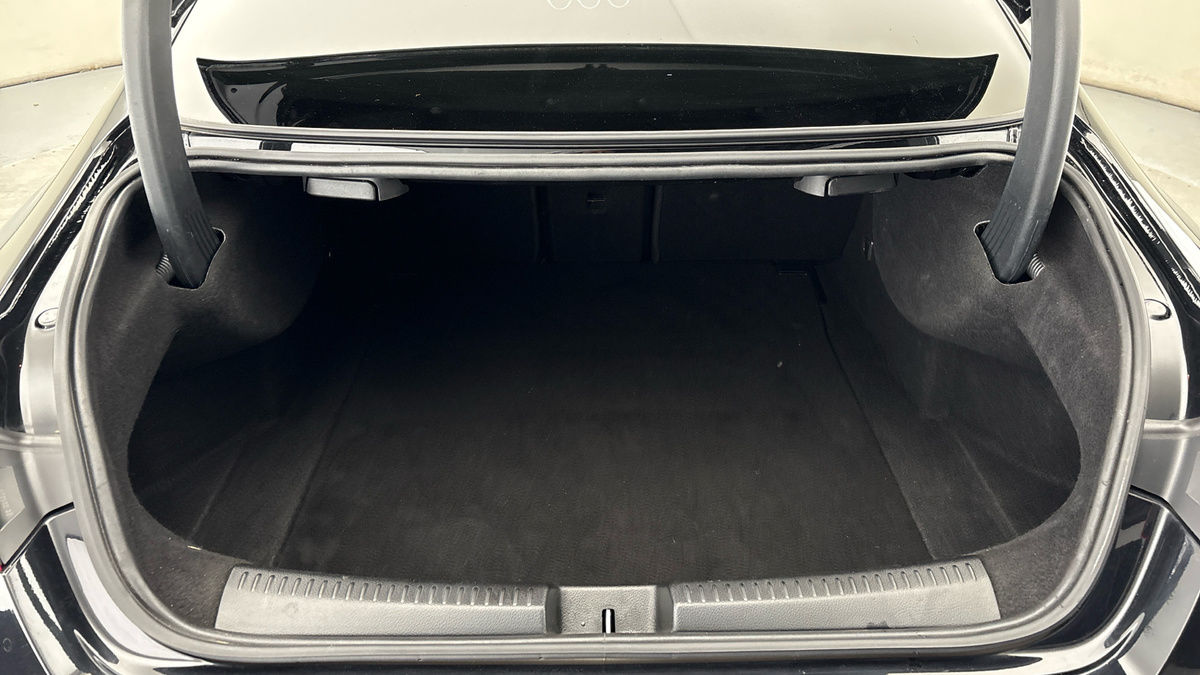 Mercedes-Benz CLA Image 11