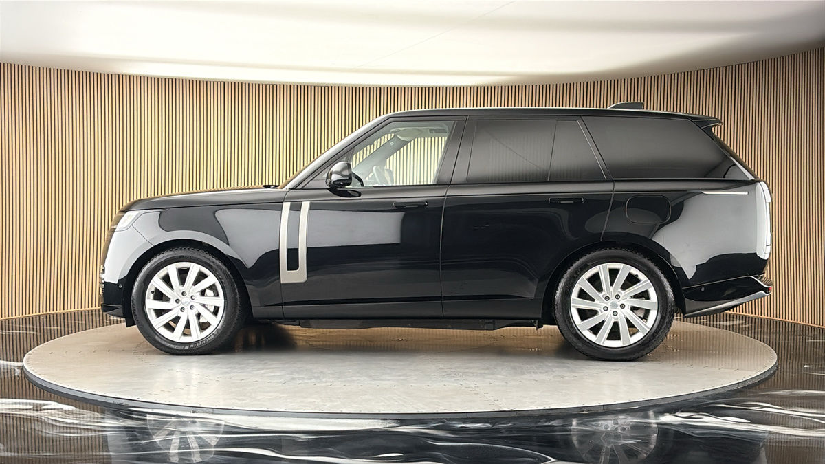 More views of Land Rover Range Rover