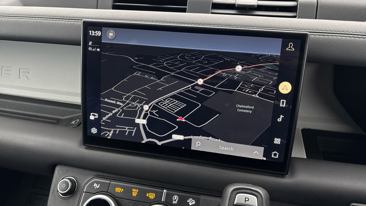 Land Rover Defender 90 Image 17