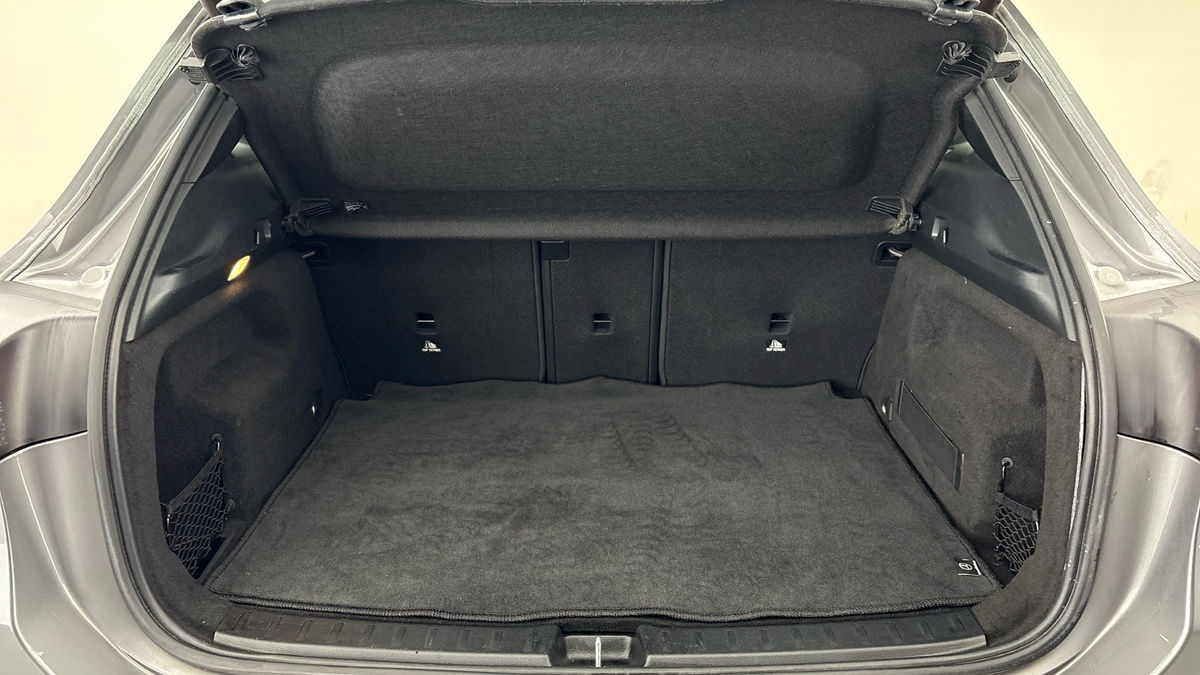 Mercedes-Benz GLA Image 11