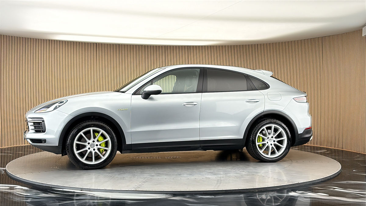 More views of Porsche Cayenne