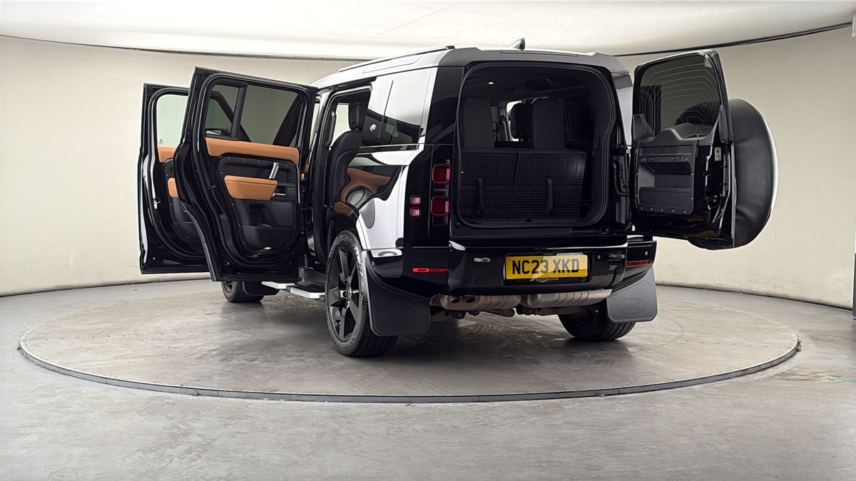 More views of Land Rover Defender 110