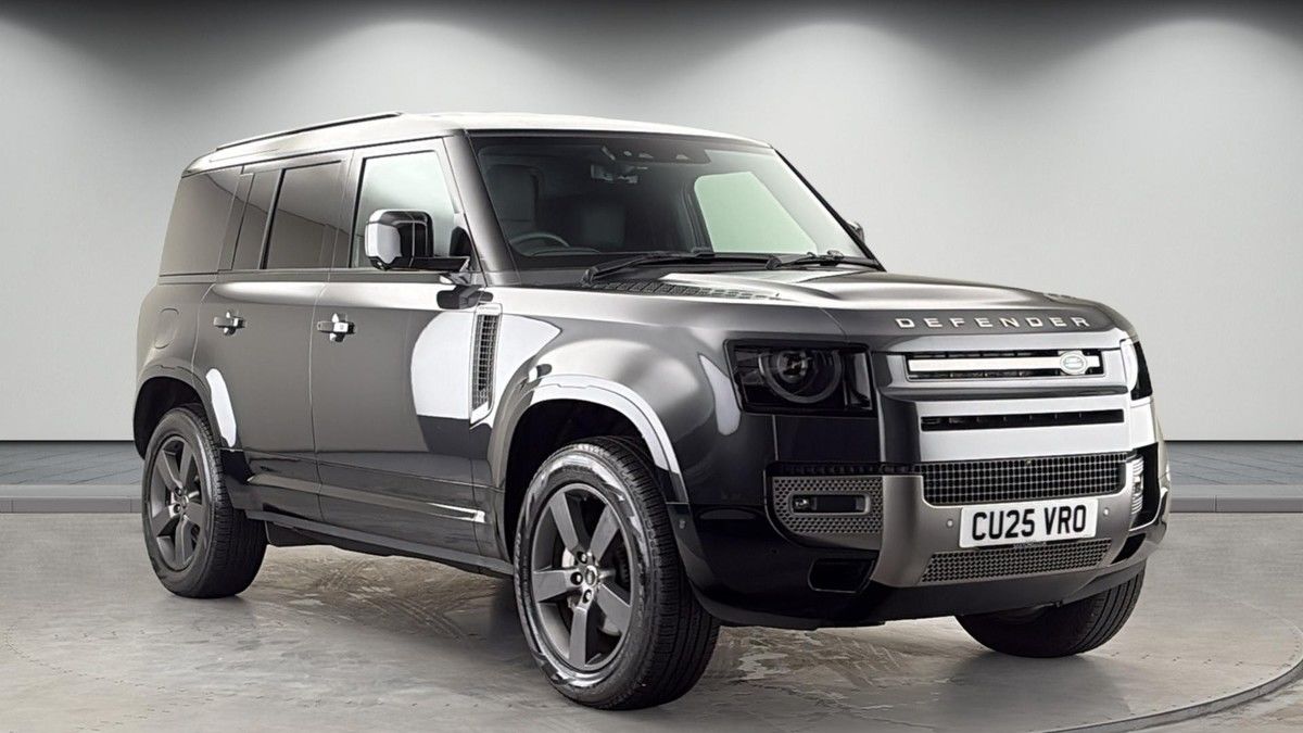 Land Rover Defender 110 Sticky Header Image