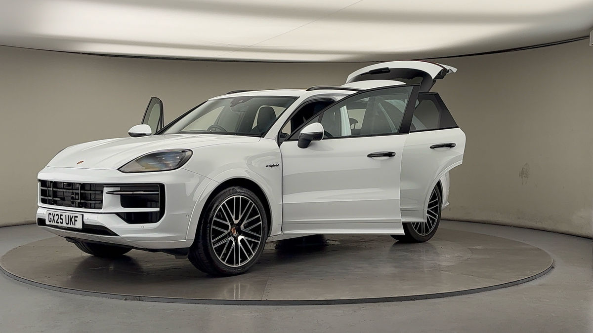 More views of Porsche Cayenne