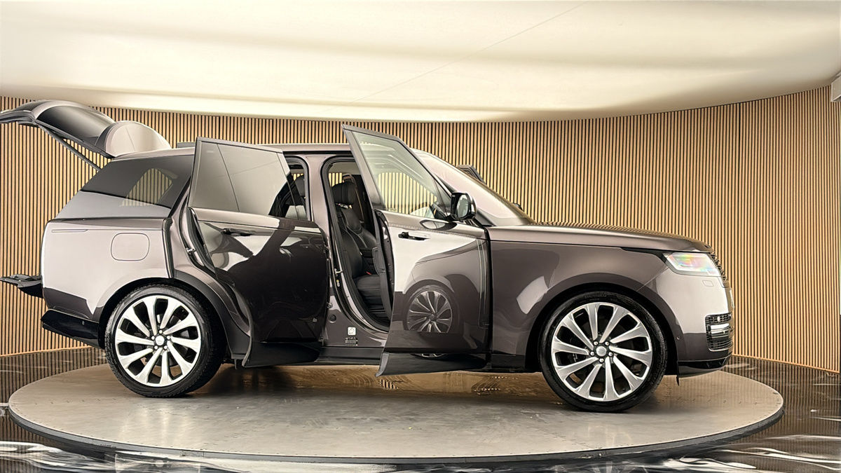 More views of Land Rover Range Rover