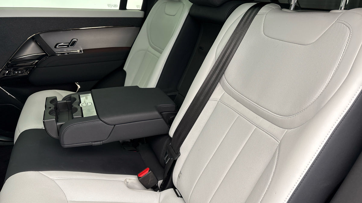 Land Rover Range Rover Sport Image 9