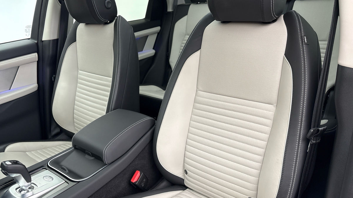 Land Rover Discovery Sport Image 7