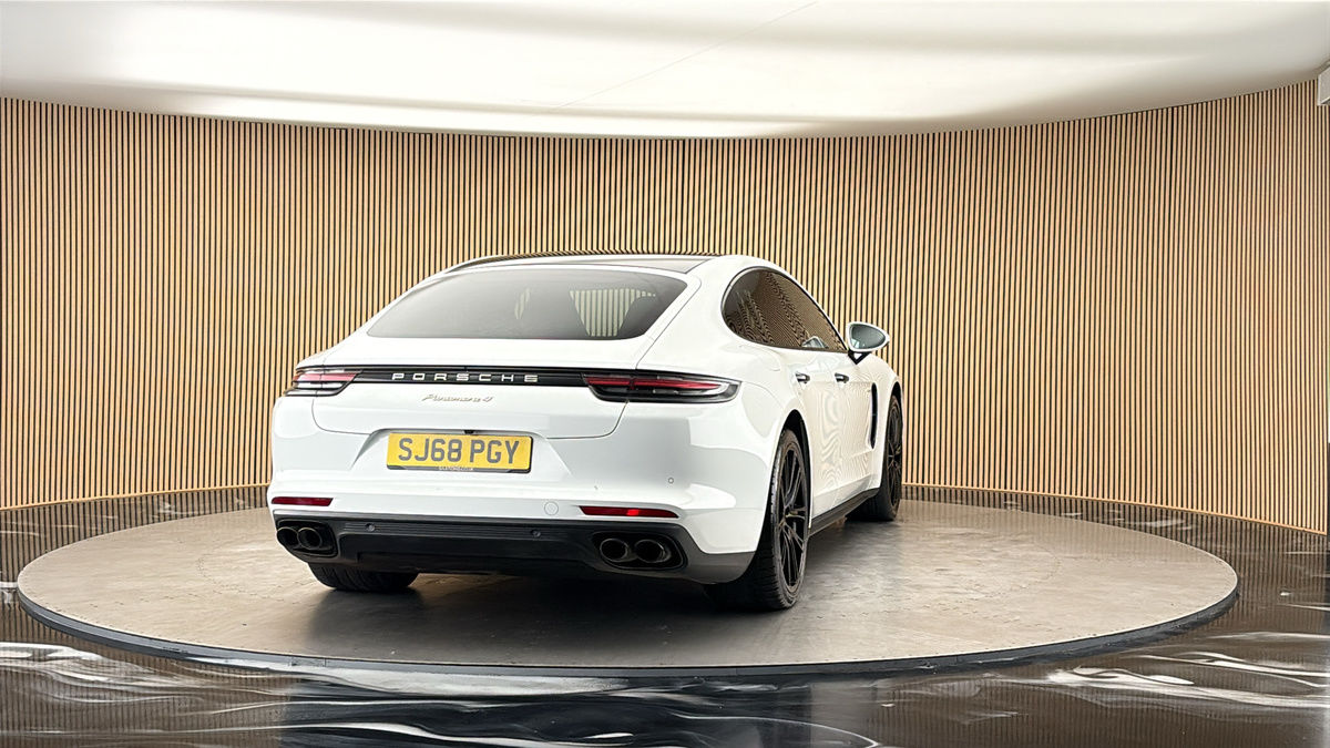 More views of Porsche Panamera