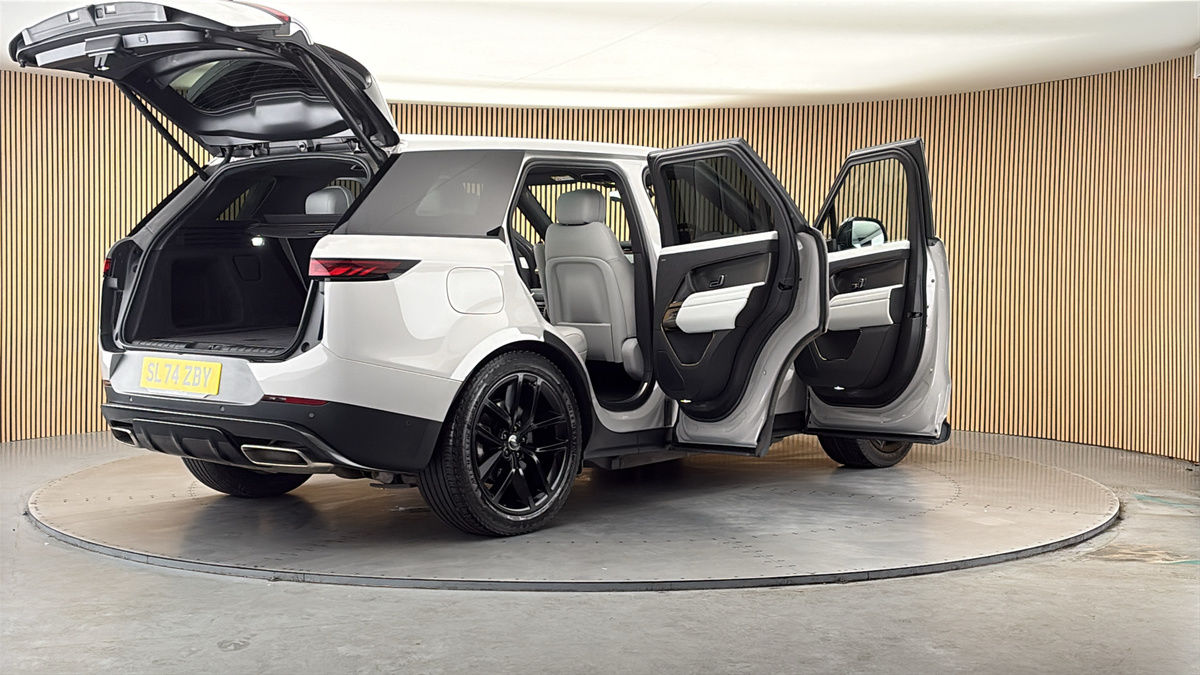 More views of Land Rover Range Rover Sport