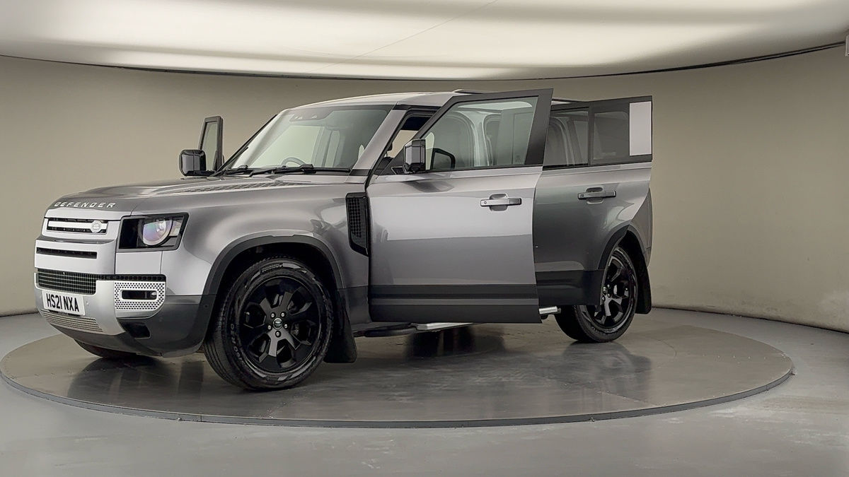 Land Rover Defender 110 Image 22