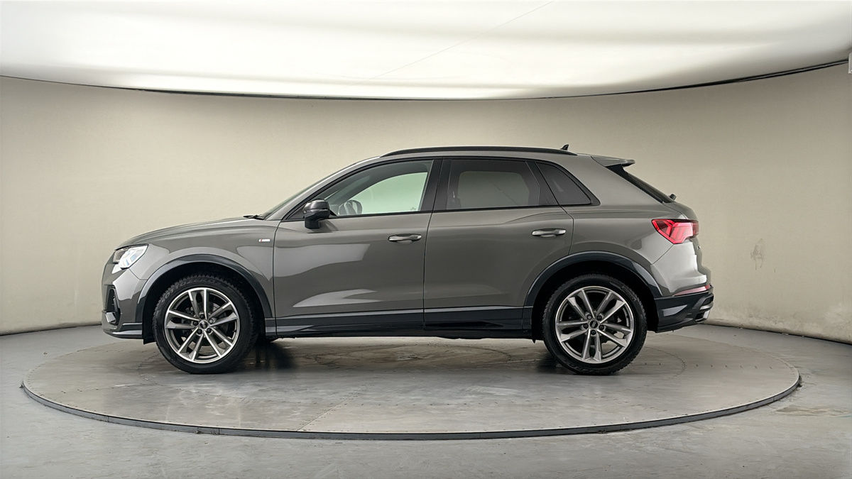 More views of Audi Q3