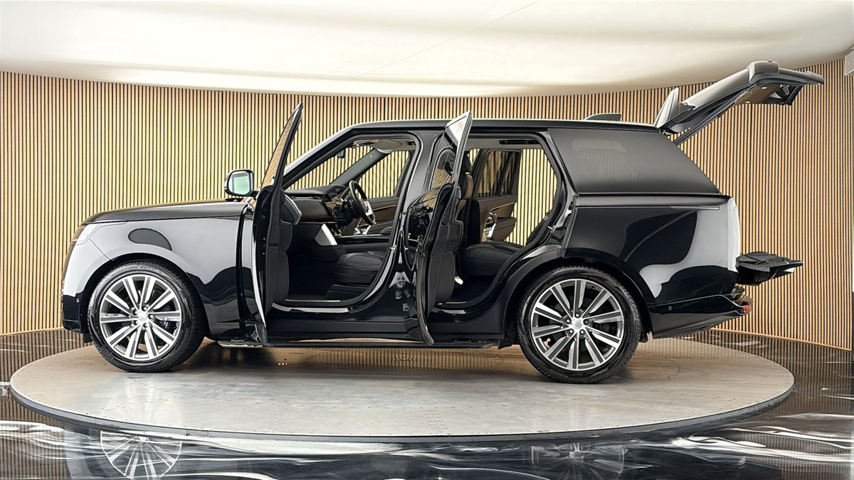 More views of Land Rover Range Rover