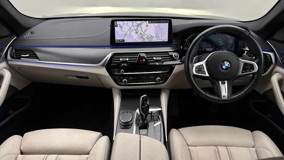 BMW 5 Series Image 12