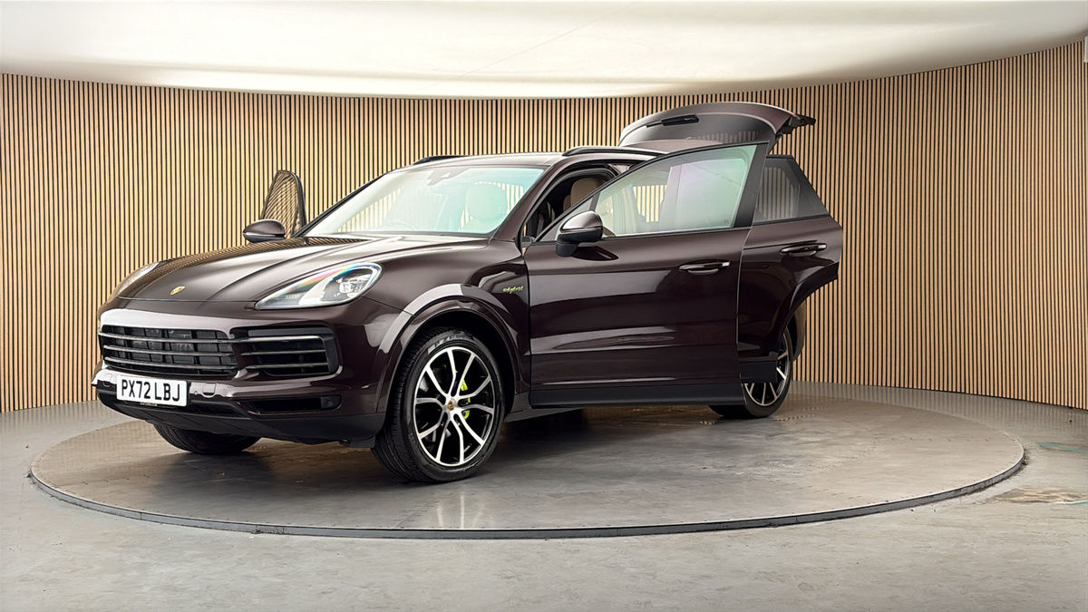 More views of Porsche Cayenne