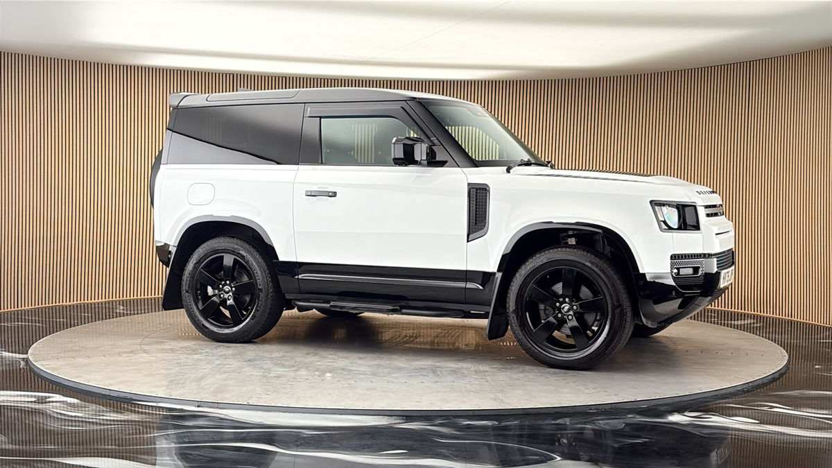More views of Land Rover Defender 90