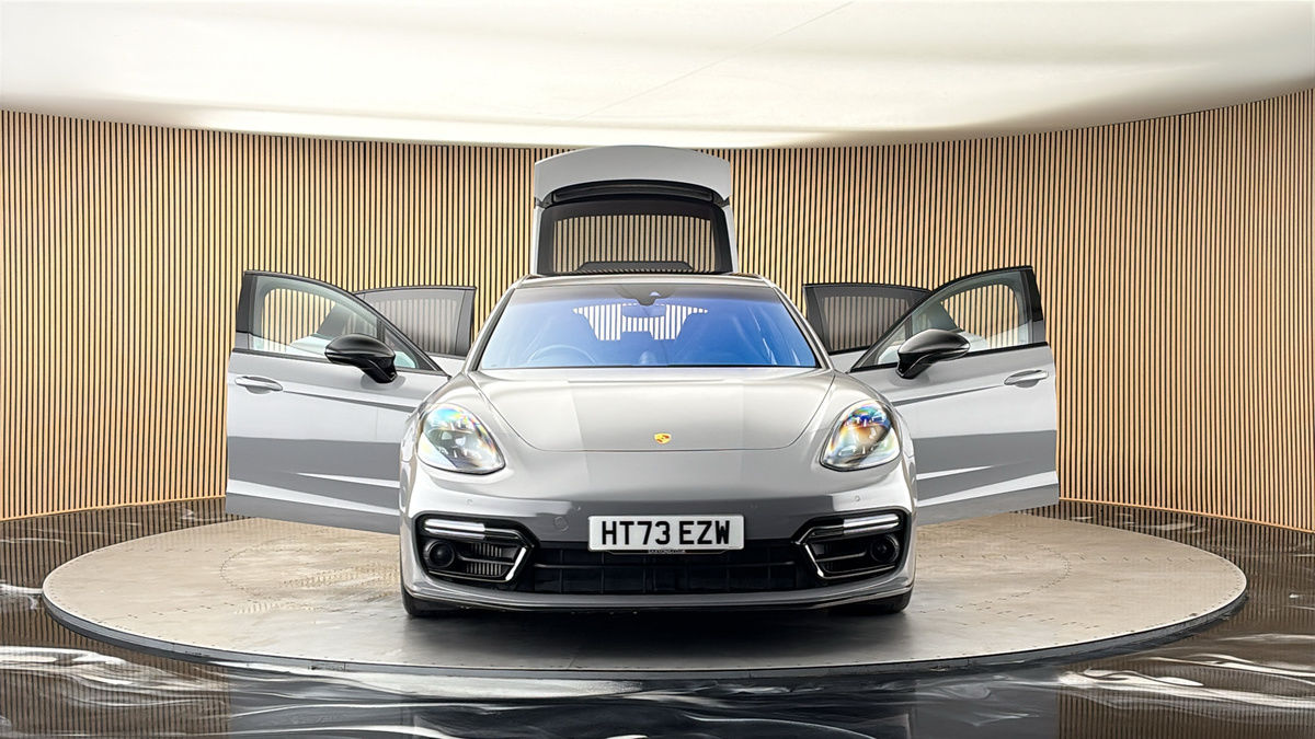 More views of Porsche Panamera