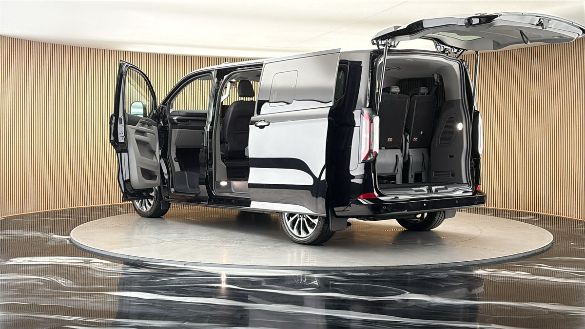 More views of Ford E-Tourneo Custom