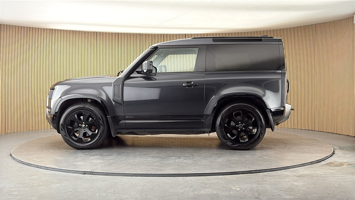More views of Land Rover Defender 90