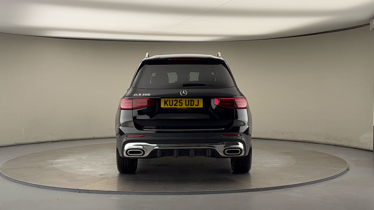 Mercedes-Benz GLB Image 4