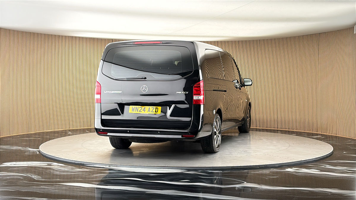 More views of Mercedes-Benz Vito