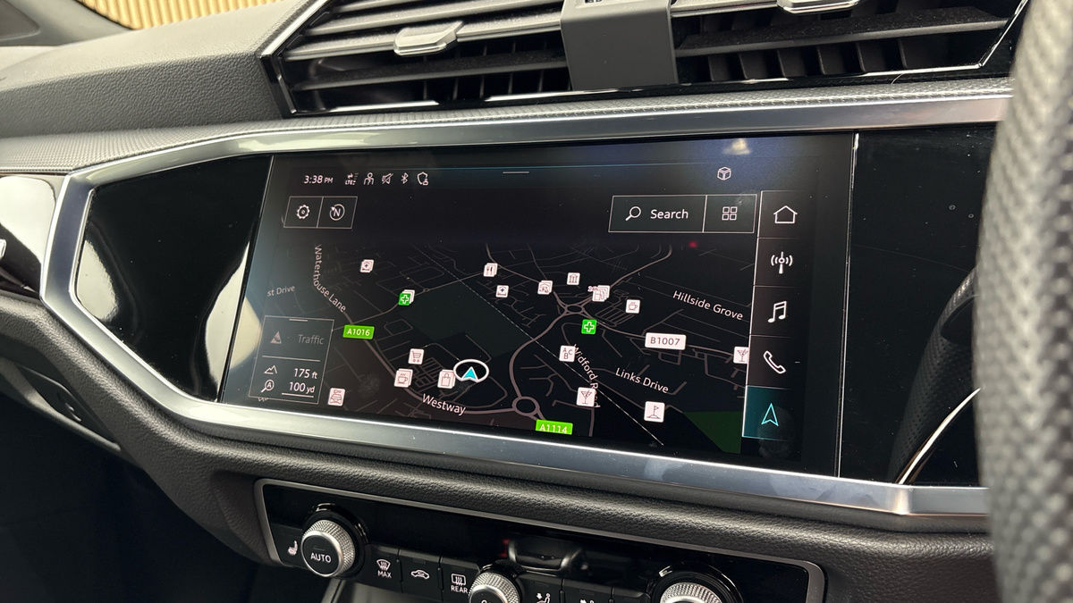 Audi Q3 Image 17