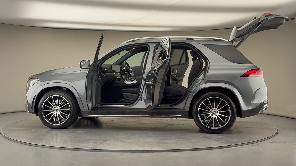 More views of Mercedes-Benz GLE