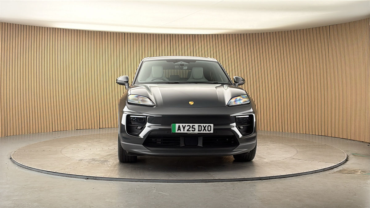 More views of Porsche Macan
