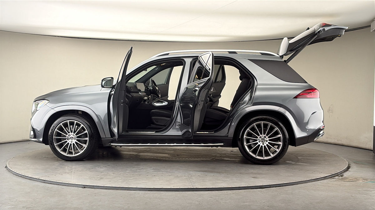 More views of Mercedes-Benz GLE