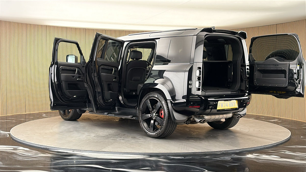 More views of Land Rover Defender 110