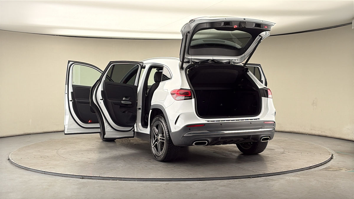 More views of Mercedes-Benz GLA