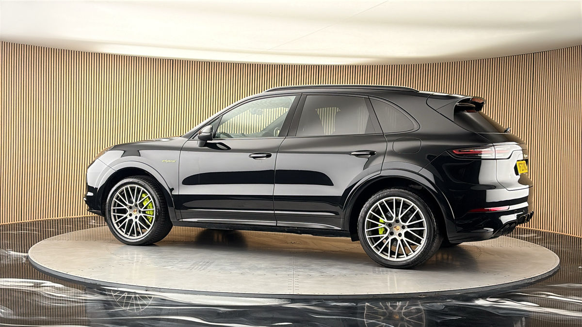 More views of Porsche Cayenne