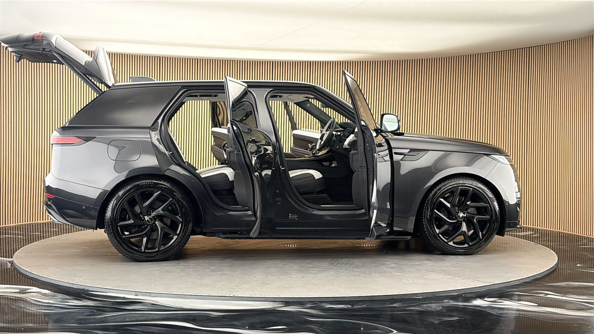 More views of Land Rover Range Rover Sport