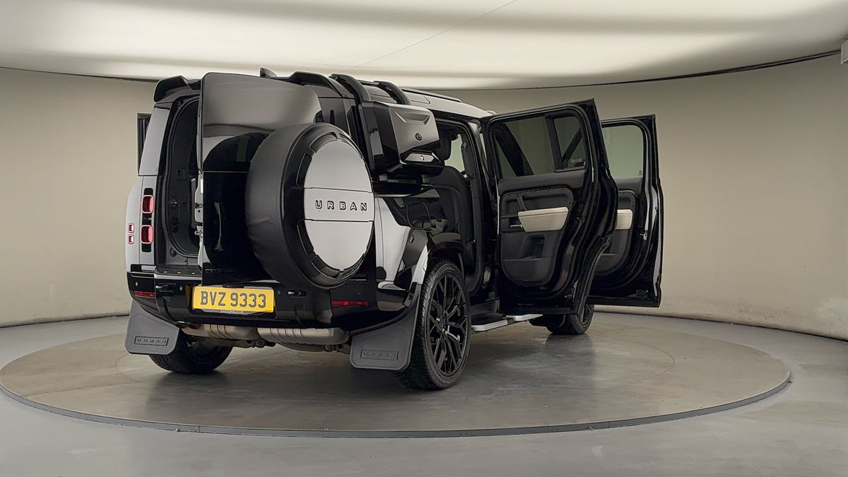 More views of Land Rover Defender 110