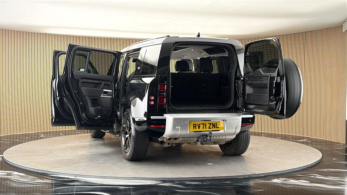 More views of Land Rover Defender 110