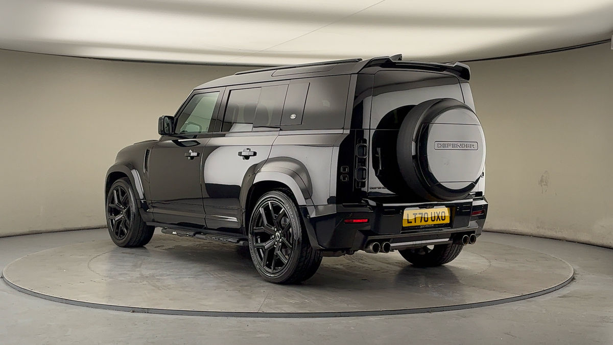 Land Rover Defender 110 Image 2