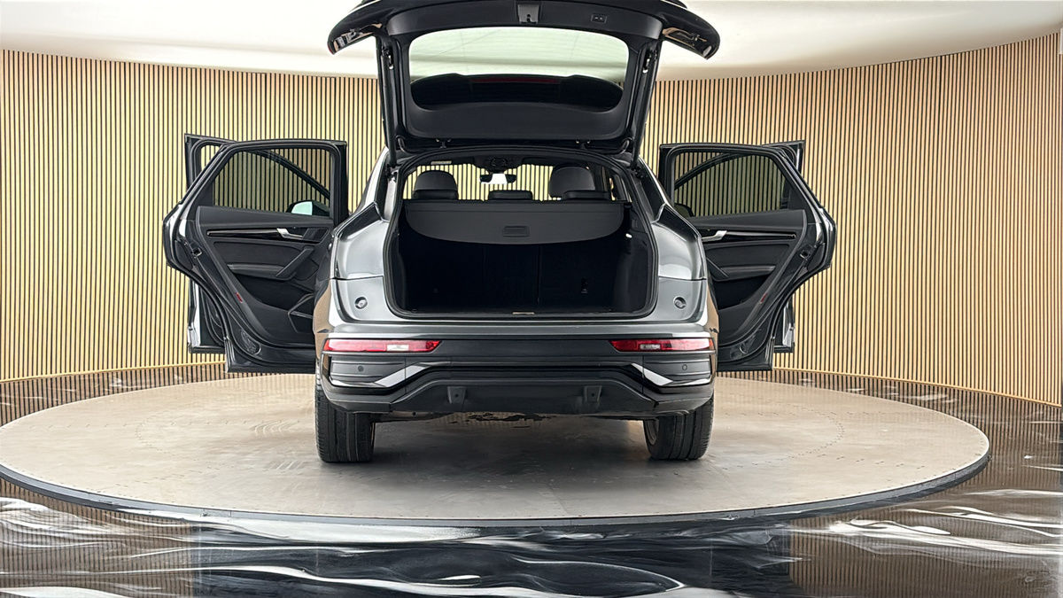More views of Audi Q5
