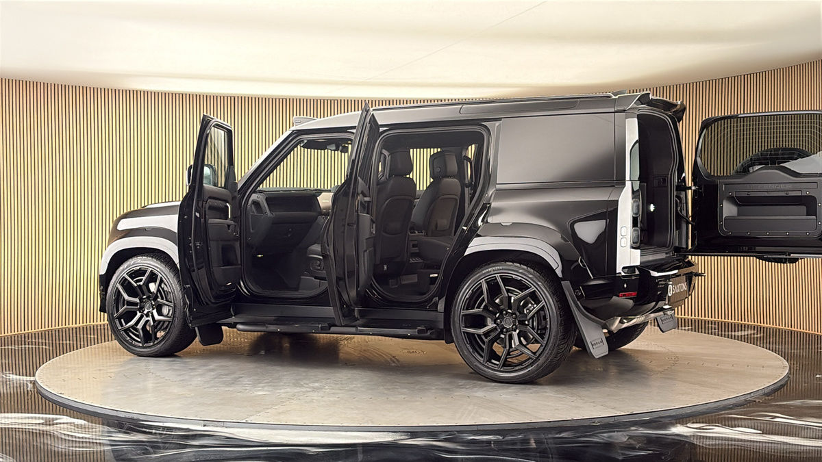 More views of Land Rover Defender 110